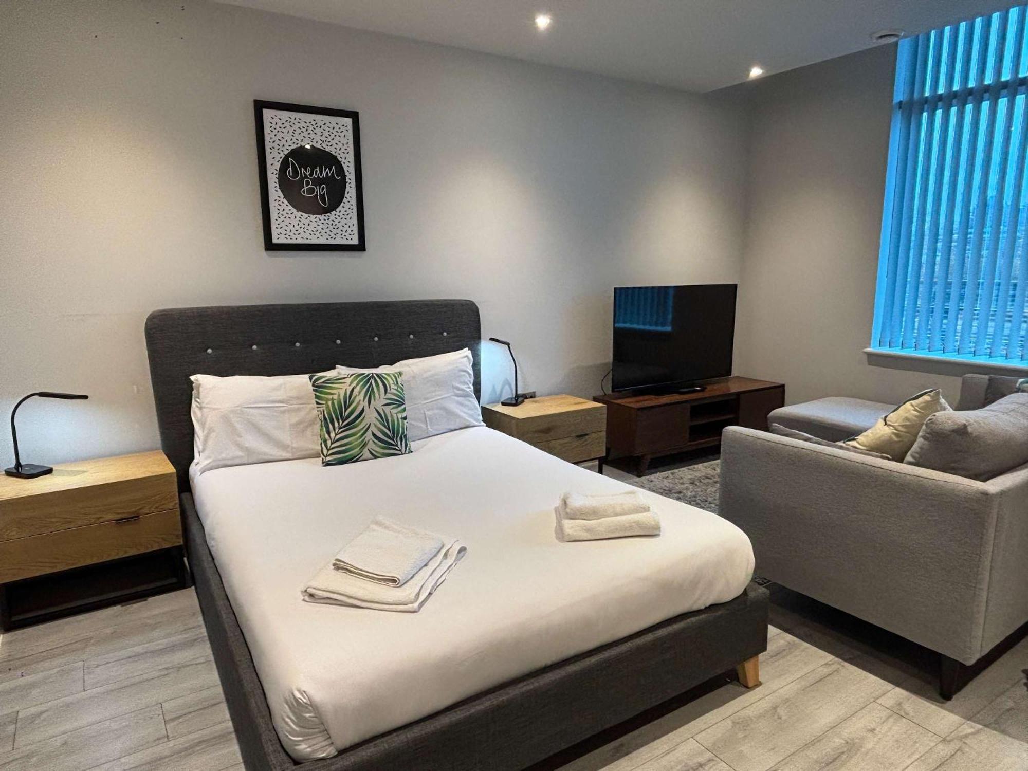 Modern Studio In Bracknell With Free Parking Luaran gambar